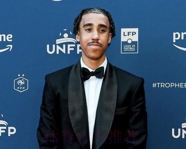 皇马与约罗随行人员接触 对方反馈球员愿意加盟 皇马与约罗随行人员接触 对方反馈球员愿意加盟